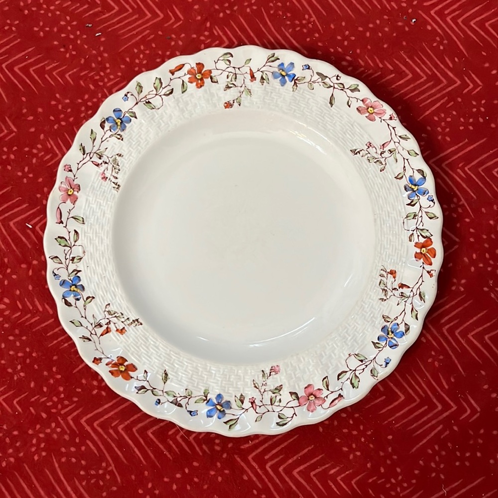 Vintage 8” Dinner Plate Copeland Spode England, Wicker Dale Number 2-4088-17